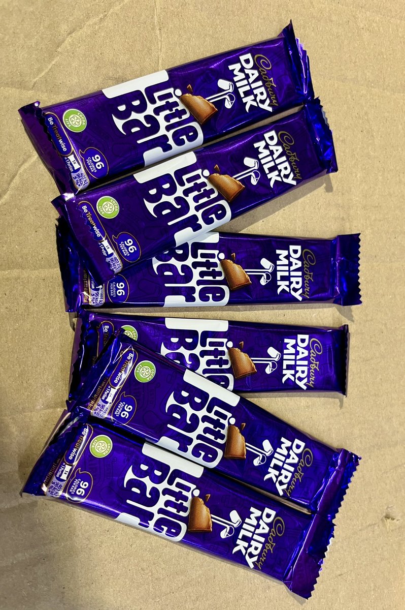 MotoCatz99's tweet photo. Every girl deserves Cadburys milk chocolate.
Just remembered I have a secret stash at work 🤣 My favourite 😍😍😍#CadburysChocolate #GlassAndAHalf https://t.co/nTJ2X0PoxW