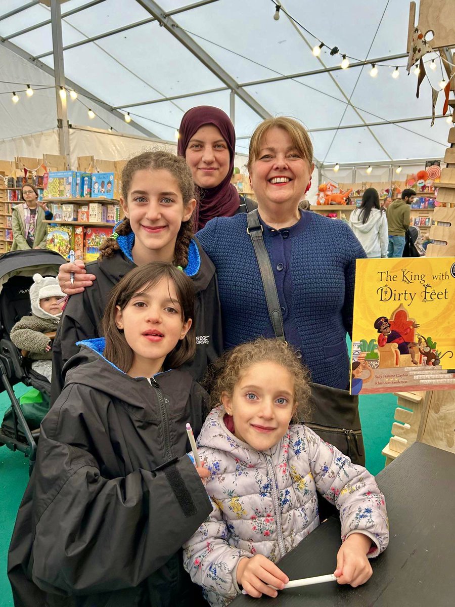 Thankyou to my gorgeous audiences <a href="/cheltfestivals/">Cheltenham Festivals</a> #CheltLitFest for loving #TheKingwithDirtyFeet <a href="/OtterBarryBooks/">Otter-Barry Books</a>