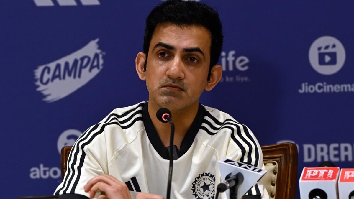 CricBrief2005's tweet photo. Gautam Gambhir:"We want to be a team that can score 400 in a day and also a team that can bat 2 days". 
[BCCI]

#ICC #BCCI #RohitSharma𓃵 #ViratKohli𓃵 #INDvNZTest #GautamGambhir #bumrah #CricketTwitter #klrahul𓃵 #RishabhPant #IshanKishan #ShubmanGill #HardikPandya https://t.co/11nmKkY6dz