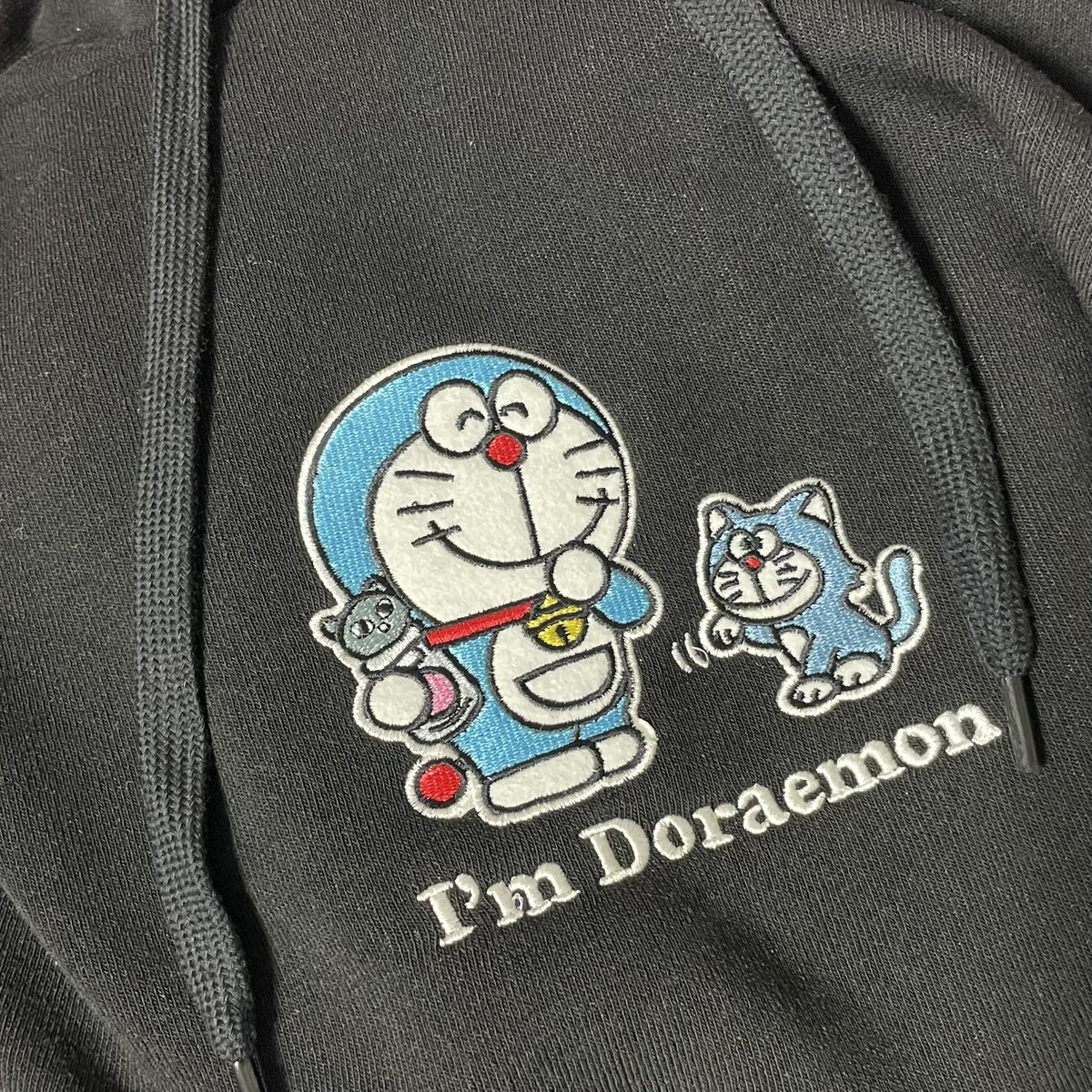 takao96426's tweet photo. 母がドン・キホーテにて買ってきてくれたパーカー（キーホルダー付き）としまむらにてようやく発見したキャラメルコーン

#ドラえもん
#ImDoraemon https://t.co/UcwhlpP7WS