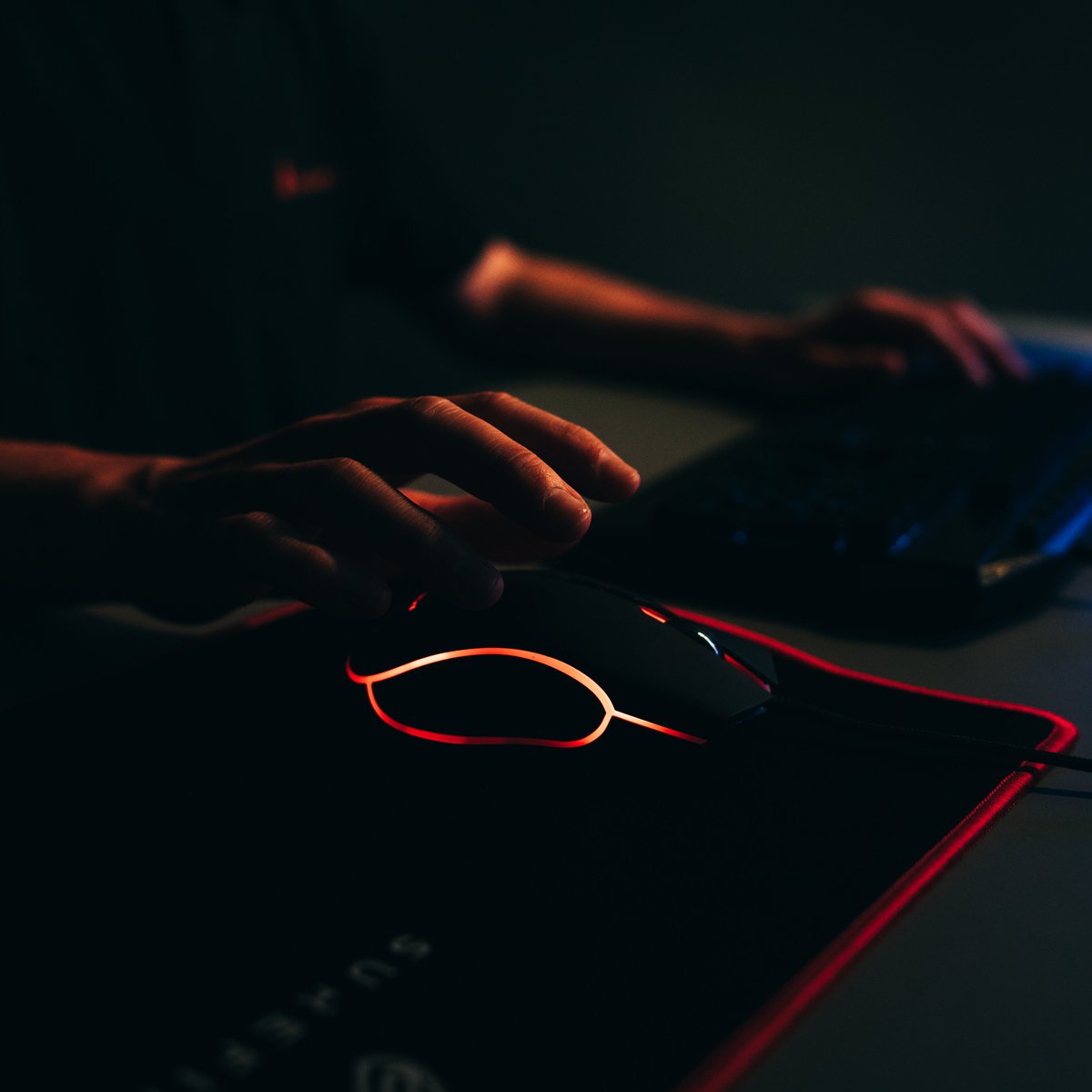 Game in style with SureFire – where performance meets aesthetic perfection.💫