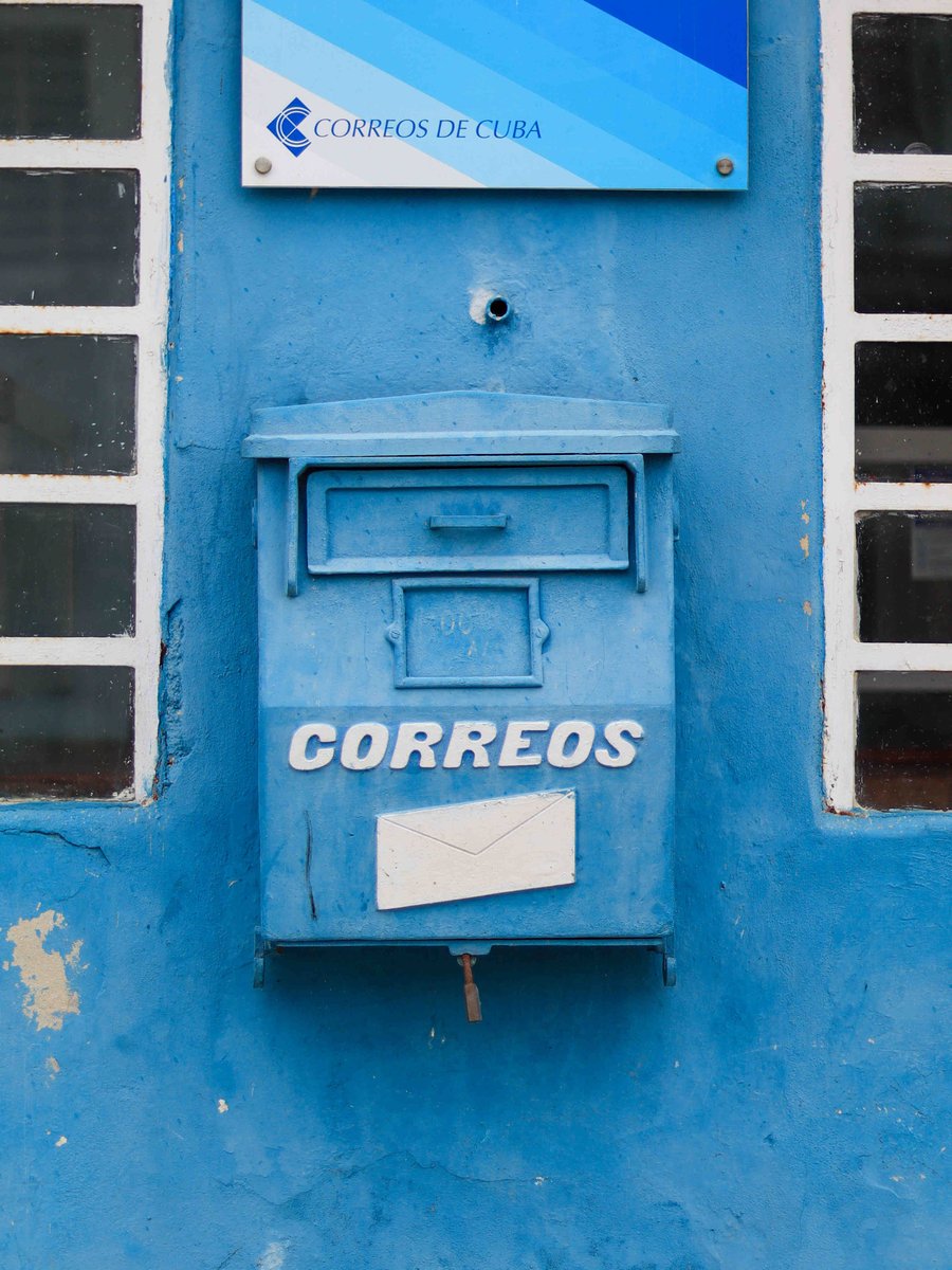 MultiCuba's tweet photo. 🇨🇺Cuban@ que se respete mandó #sms ✉️arrasando con la RAE para ahorrar caracteres, hizo cola en una pública para hacer una llamada📞 , se hizo correo Nauta y…🛜
…¿Quieres montarte en esta máquina del tiempo? Lee el artículo completo 😌
📍https://t.co/p86QYJ8YSi
#blogmulticuba https://t.co/ywpZigu29V
