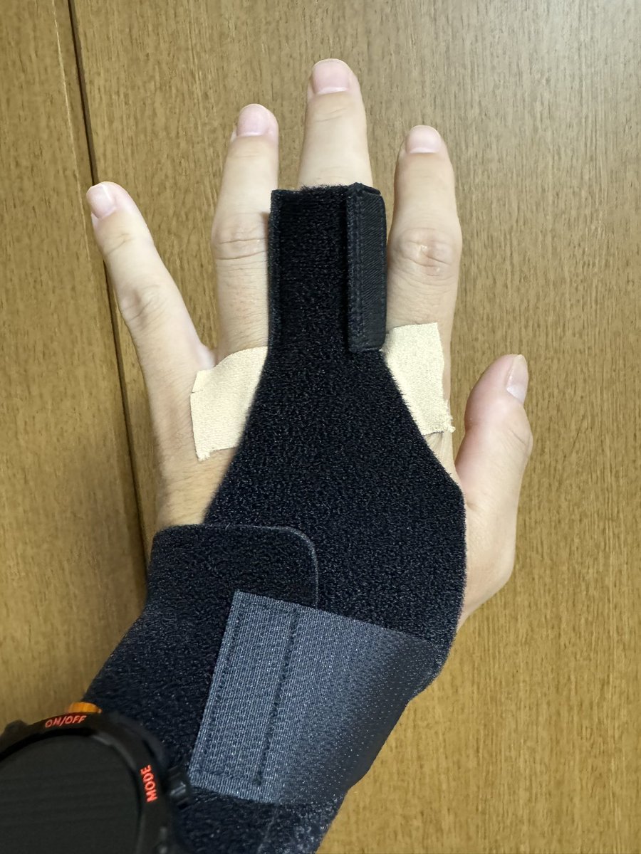 yoshi__camp's tweet photo. @kyanpuaka 薬局でサポーター買ってきて固定しました。明日病院行ってみます〜 https://t.co/aurCmAadi4