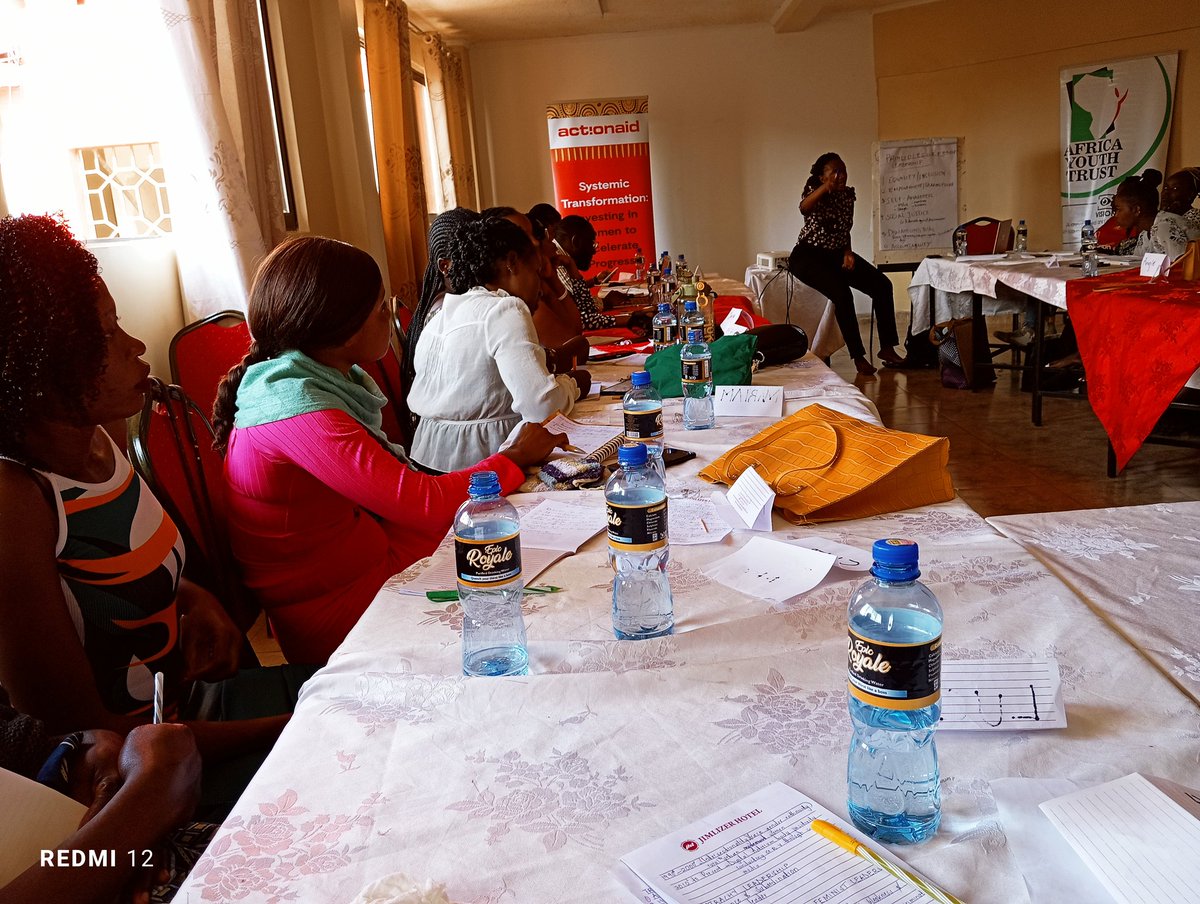 Urban_Movement_'s tweet photo. Young urban Women, Social justice and Activista are in Nairobi for a one week training on feminist leadership and social media activism courtesy of Action Aid and Africa Youth Trust.
@ActionAid_Kenya 
@ayt_org 
@GP_Kenya 
@JudiA9 https://t.co/SBcj3F7Rqe