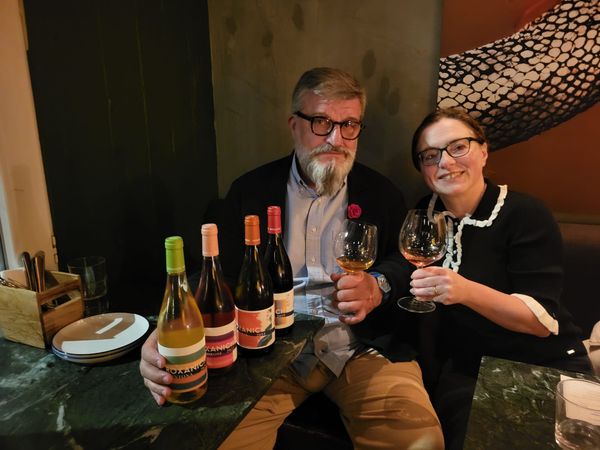 CroatianOslo's tweet photo. In Jimmy˙s bar in  #Oslo tasting of #Croatian organic #Roxanich wines was held. Experienced, motivated owner conveyed his visions.
4 wines were offered -white, rose, orange and red) from  eight Roxanich labels that can currently be found in @Vinmonopolet 
🇭🇷👍🍷 https://t.co/oWnXcKVQEE