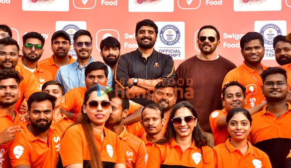 MovieBuzz (@moviesupdatez) on Twitter photo #AjayDevgn & #RohitShetty For #SinghamAgain Promotions #AjayDevgn & #RohitShetty For #SinghamAgain Promotions