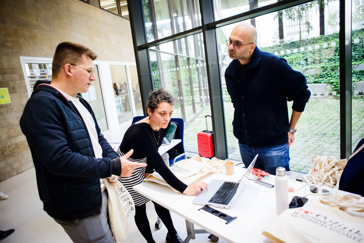 L'équipe de <a href="/Politika_web/">Politika</a> a présenté le fonctionnement de sa plateforme aux étudiants durant la journée de rentrée de l'<a href="/EHESS_fr/">EHESS</a>. L'occasion d'en savoir plus sur l'édition numérique ! 
Photo : Julienne Flory et Alihan Mestci, éditrice et éditeur numérique.