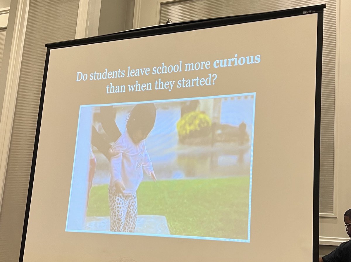 Excited to be at #OAGC24! Starting the day with the one and only <a href="/gcouros/">George Couros</a>! <a href="/oagc/">omar alfonso</a> <a href="/HamiltonCoESC/">HCESC</a>