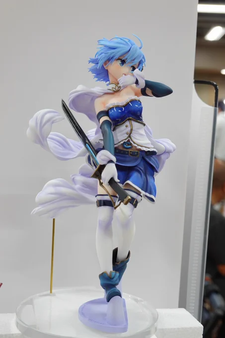どこの卓も当たり前のように塗りが奇麗すぎるので逆にうまそうに見えない。 #フィニコネ5 