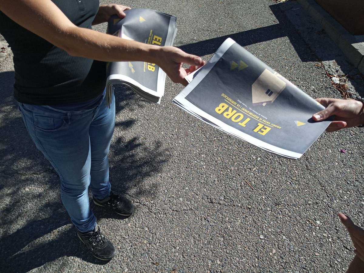 PirineuViu's tweet photo. 📣 Ha arribat El Torb, la revista de Pirineu Viu, amb un número que ens omple de raons per defensar el dret a l'habitatge👇

 PIRINEU: ENTRE EL DESPOBLAMENT I LA GENTRIFICACIÓ 🏚⛱

🌪 Aviat a totes les comarques https://t.co/bFSModqLWK