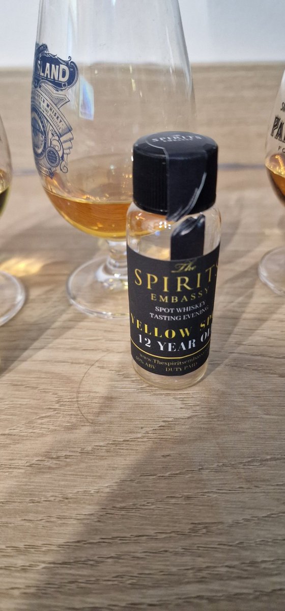 dnisbet250's tweet photo. #Dram 260 of #Dram366
#YellowSpot from #midletonDistillery @midletonvrare
Sweet, strawberry laces

Dry, foam sweet

Dry, copper, vegetably
3
#BuyADram No
#BuyABottle No
#IrishWhiskey #Whiskey https://t.co/DR6UpAiGV4