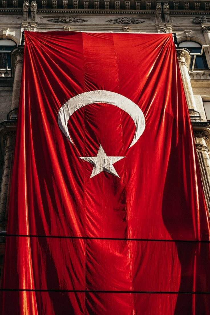 Her köşesi yangın yeri olan Orta Doğu’da açan bir güneş gibisin.
Sana bir şey olmasın! 🇹🇷