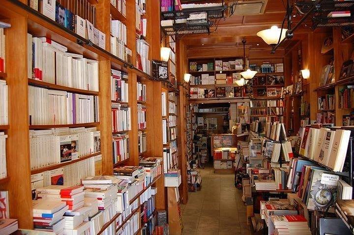 martinrazy's tweet photo. @memoart_dadrien Rasade mensuelle de romans à La Librairie Imaginaire, rue de La Poste à Annecy. Petite boutique, petite pépite ! https://t.co/KV4kX6xqCc