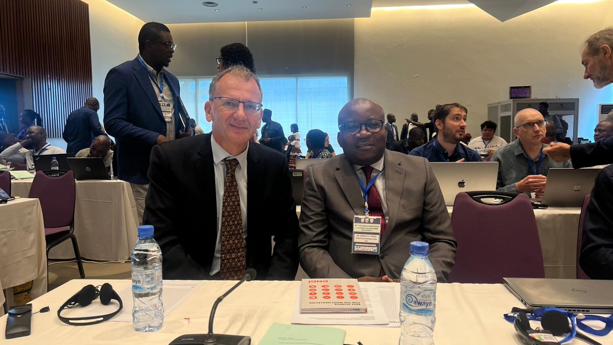 cbulanga's tweet photo. Un grand merci à Son Excellence @HMAJohnMarshall , ambassadeur du Royaume-Uni 🇬🇧 en Guinée 🇬🇳, pour sa présence à l’ouverture de la 6ème réunion scientifique conjointe de la plateforme THA-EANETT. Votre soutien dans la lutte contre la trypanosomose humaine africaine (THA) et votre collaboration avec @DNDi sont grandement appréciés ! #THA #CollaborationInternationale