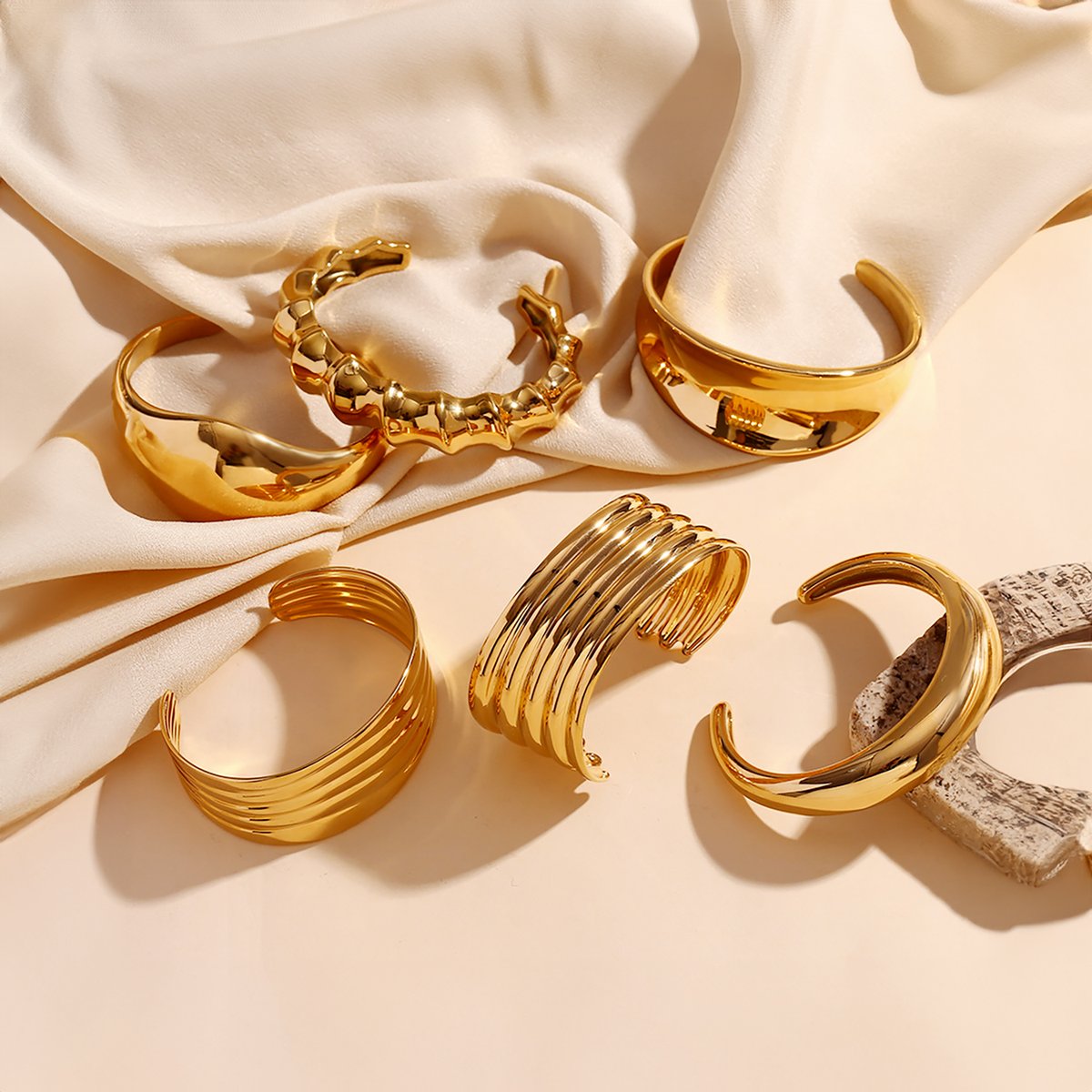 Begum__Official's tweet image. ✨ Elevate your style with our Trendy Silver Gold-Plated Wavy Cuff Bracelet Set! 🌊 

🛒 Shop now: begum.com.au/products/trend…

#CuffBracelets #StackableJewelry #BegumJewelry
