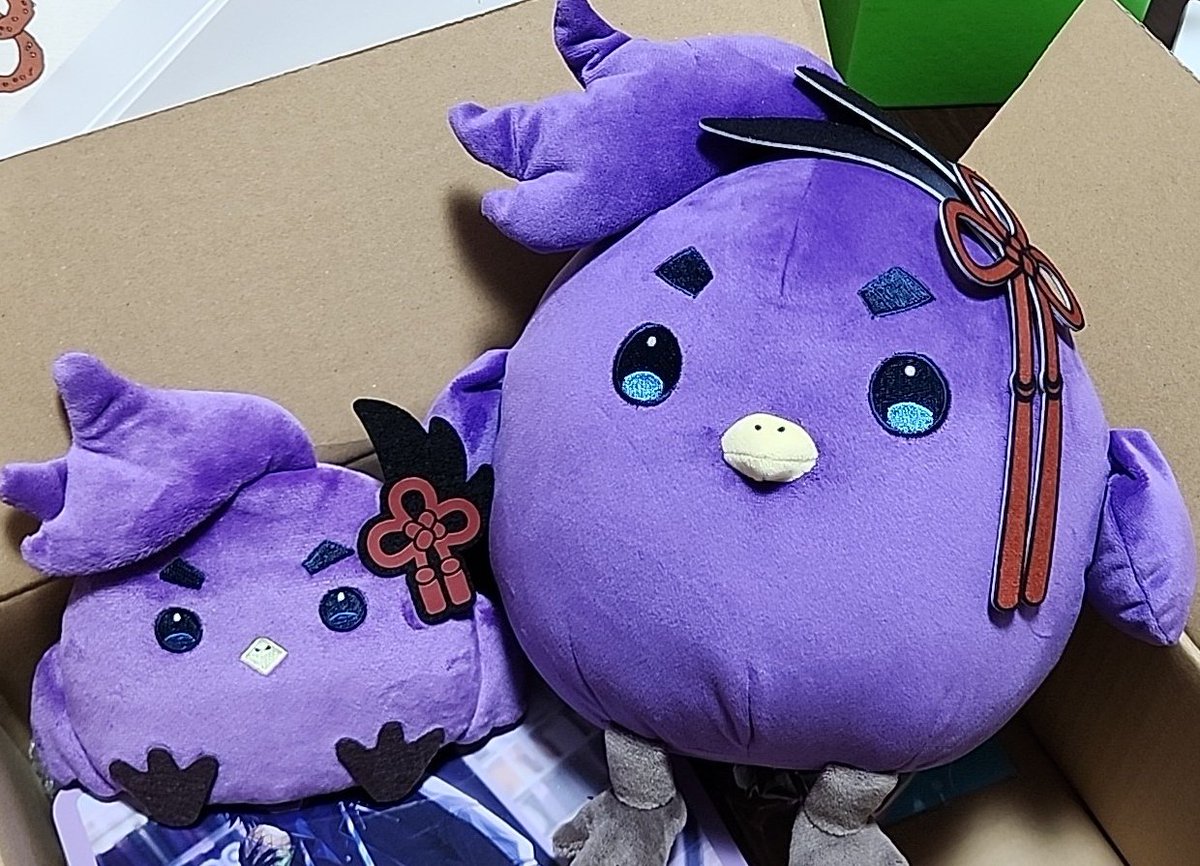 eng_chvmch4m's tweet photo. きちゃあああああああ!!!
Bakkito想像より大きくてめっちゃ可愛いよ愛しすぎるって😭💜 これもう毎日持ち歩くって決めた!!
素敵なグッズをありがとう🥹🎂
#Hakkitos #HAKKABIRBDAY2024
(※ランチボックスは箱から出して撮りました) https://t.co/jUMs2X49e5