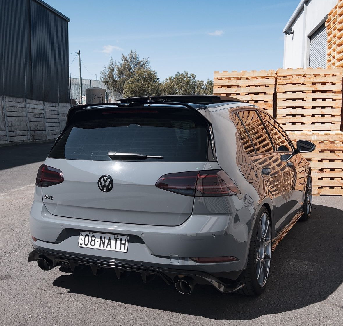 FastCarsWorld's tweet photo. Volkswagen Golf 7 GTI TCR 🍑 https://t.co/KldVRNL80Y
