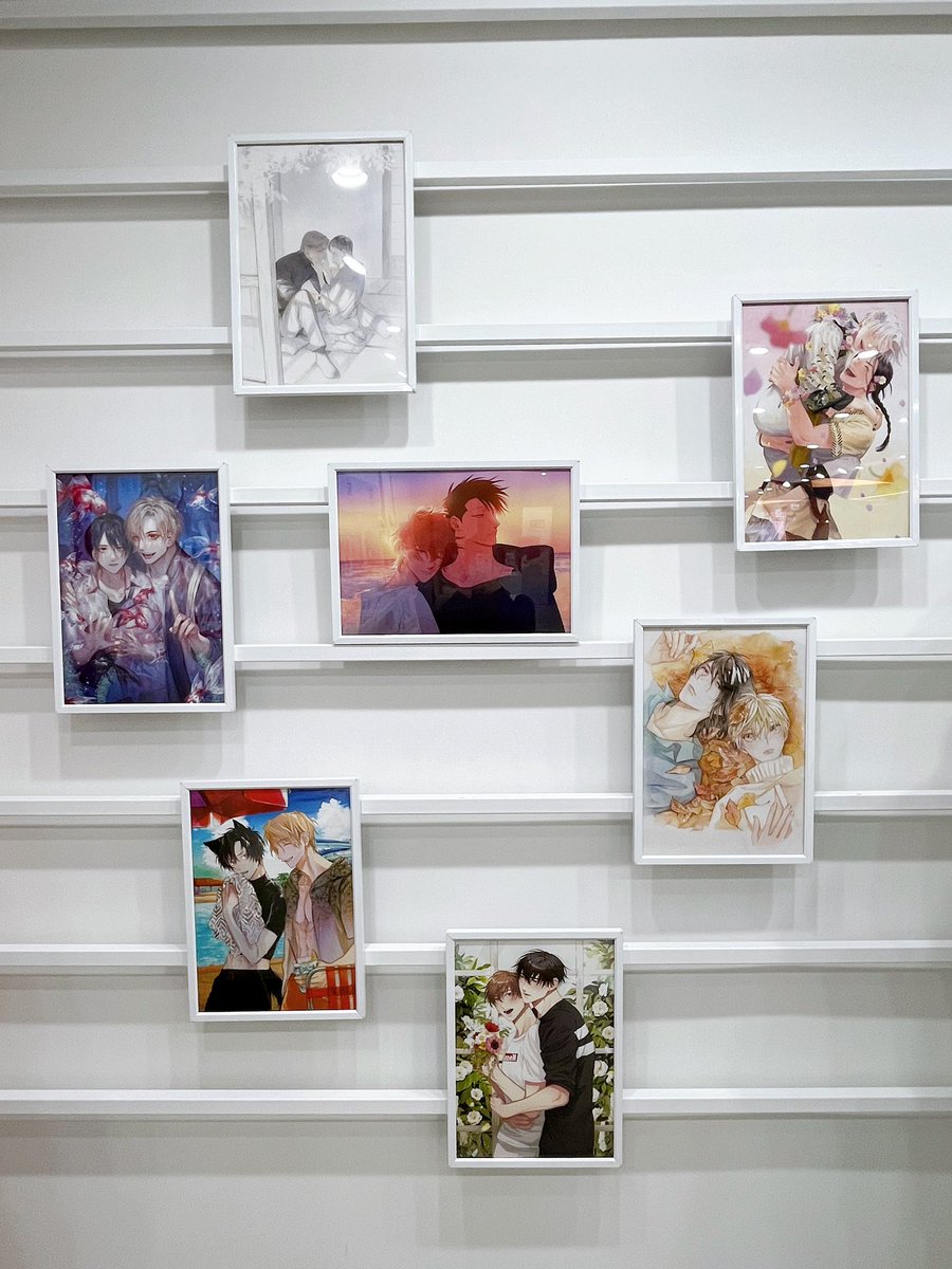 noanovel's tweet image. ❤️from RED x LIMITION 팝업 스토어❤️
홍대 AK 3층에 있는 프롬레드 3주년 팝업 다녀왔습니다!
넓직한 공간에 전시회처럼 되어있어서 사진 찍기가 정말 좋았어요 
카페에서 판매했던 굿즈뿐만 아니라 엽서나 티켓 등 놓쳤던 굿즈도 구매할 수 있었네요
#fromRED #팝업스토어 #인디고 #리밋션 #방문후기