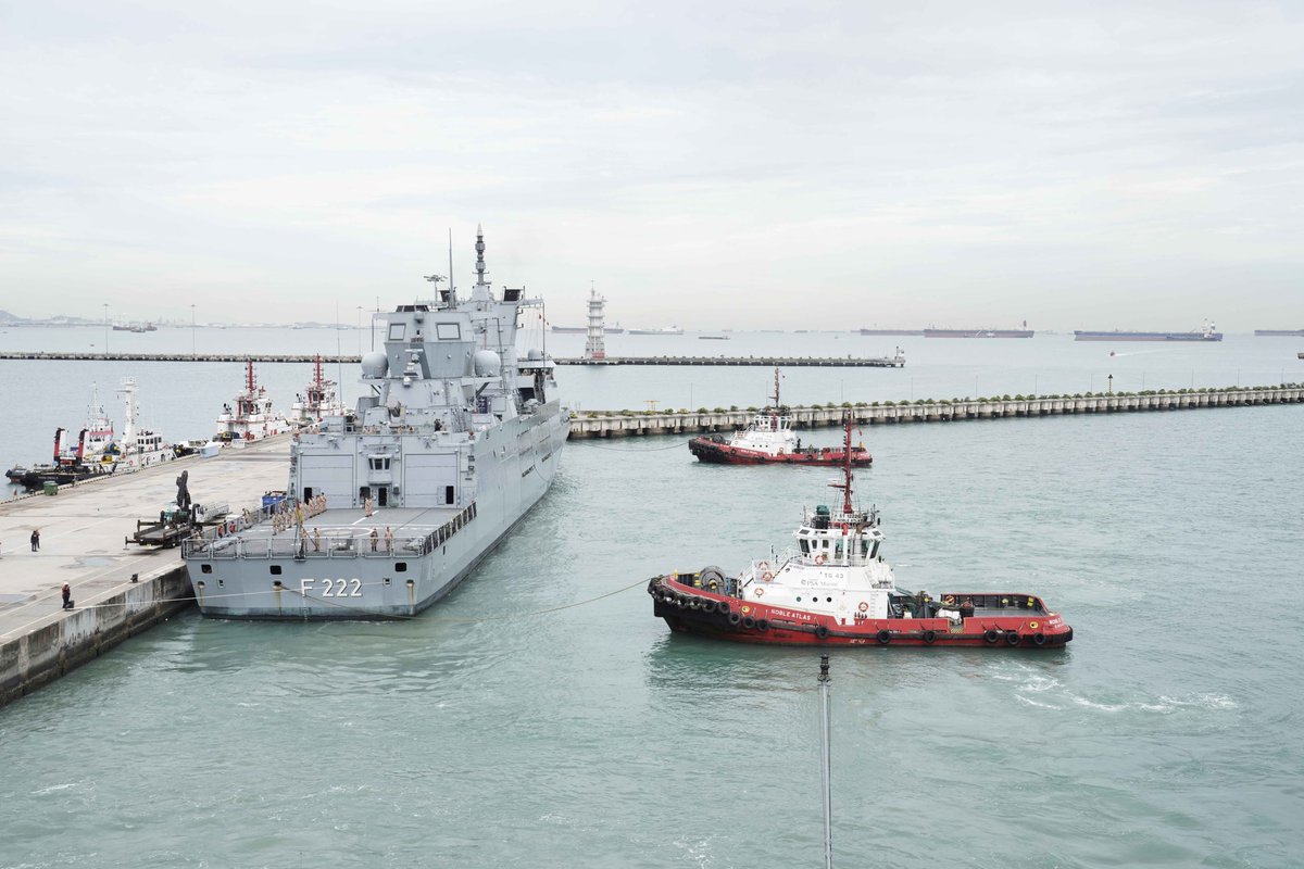 WarshipCam's tweet photo. German Navy Baden-WÃŧrttemberg-class frigate FGS Baden-WÃŧrttemberg (F222) and Berlin-class replenishment oiler FGS Frankfurt am Main (A1412) leaving Singapore - October 14, 2024 #fgsbadenwÃŧrttemberg #f222 #a1412 #fgsfrankfurtammain
SRC: TW-@deutschemarine https://t.co/bcxpAcLsjs