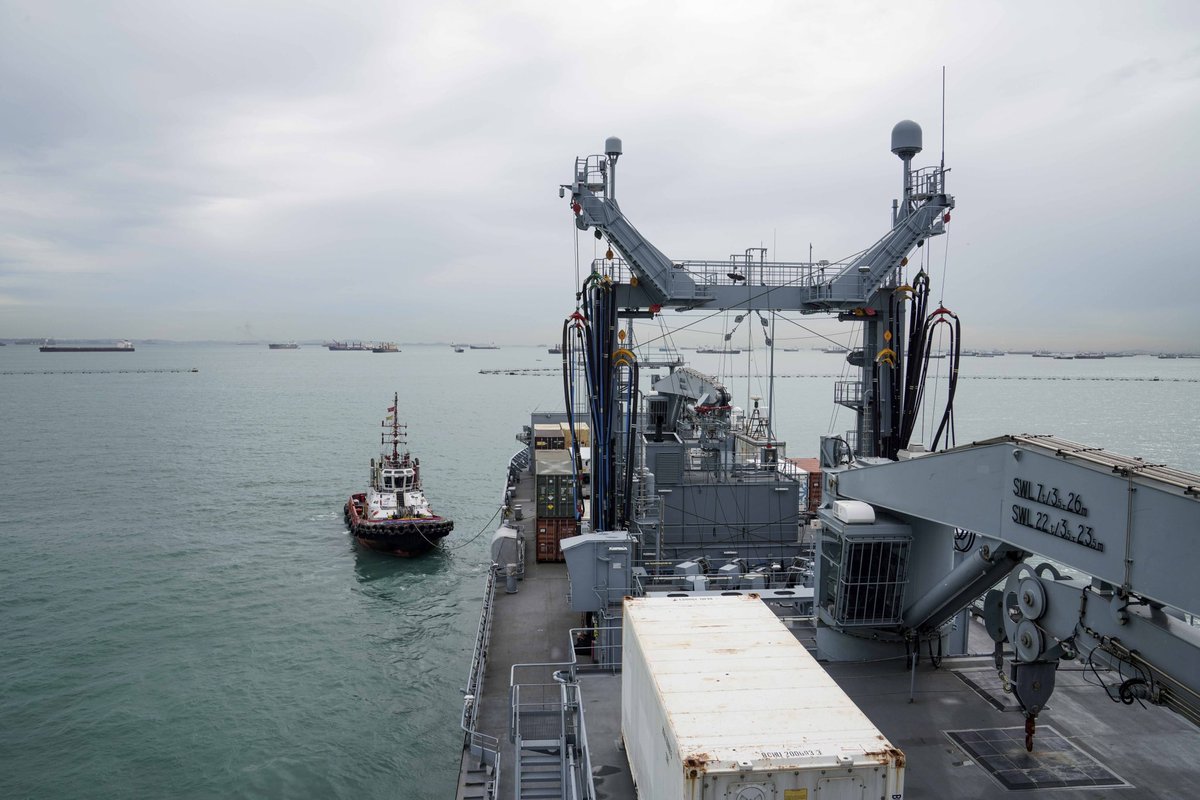 WarshipCam's tweet photo. German Navy Baden-WÃŧrttemberg-class frigate FGS Baden-WÃŧrttemberg (F222) and Berlin-class replenishment oiler FGS Frankfurt am Main (A1412) leaving Singapore - October 14, 2024 #fgsbadenwÃŧrttemberg #f222 #a1412 #fgsfrankfurtammain
SRC: TW-@deutschemarine https://t.co/bcxpAcLsjs