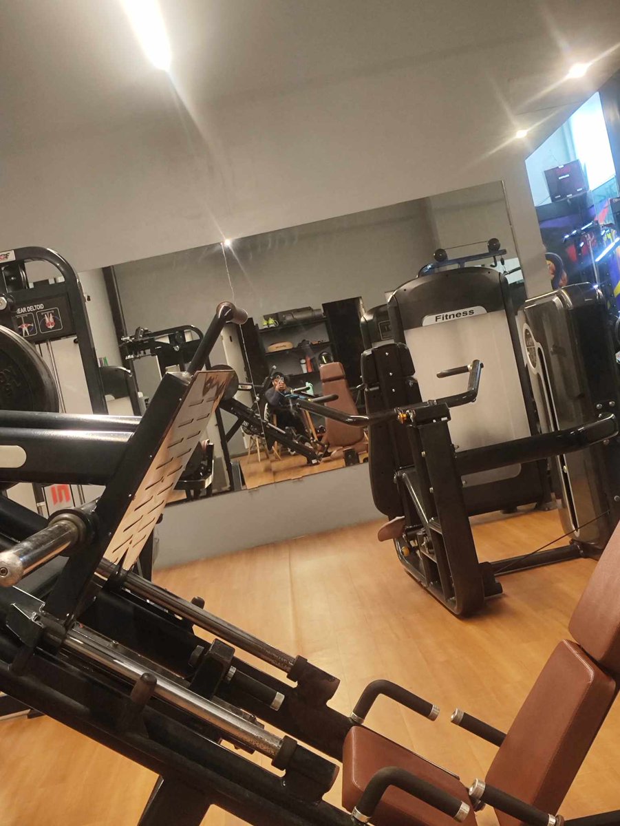 MangRyuzaki's tweet photo. GM Web3 people! 💥It's Monday again, time to grind both in the gym and some NFTs! Just like lifting weights, NFTs are about persistence and vision. Every rep counts, every step forward builds towards a bigger future!  
Keep pushing, stay motivated! 💪 
 #MondayMotivation https://t.co/xrRfpm8wVm