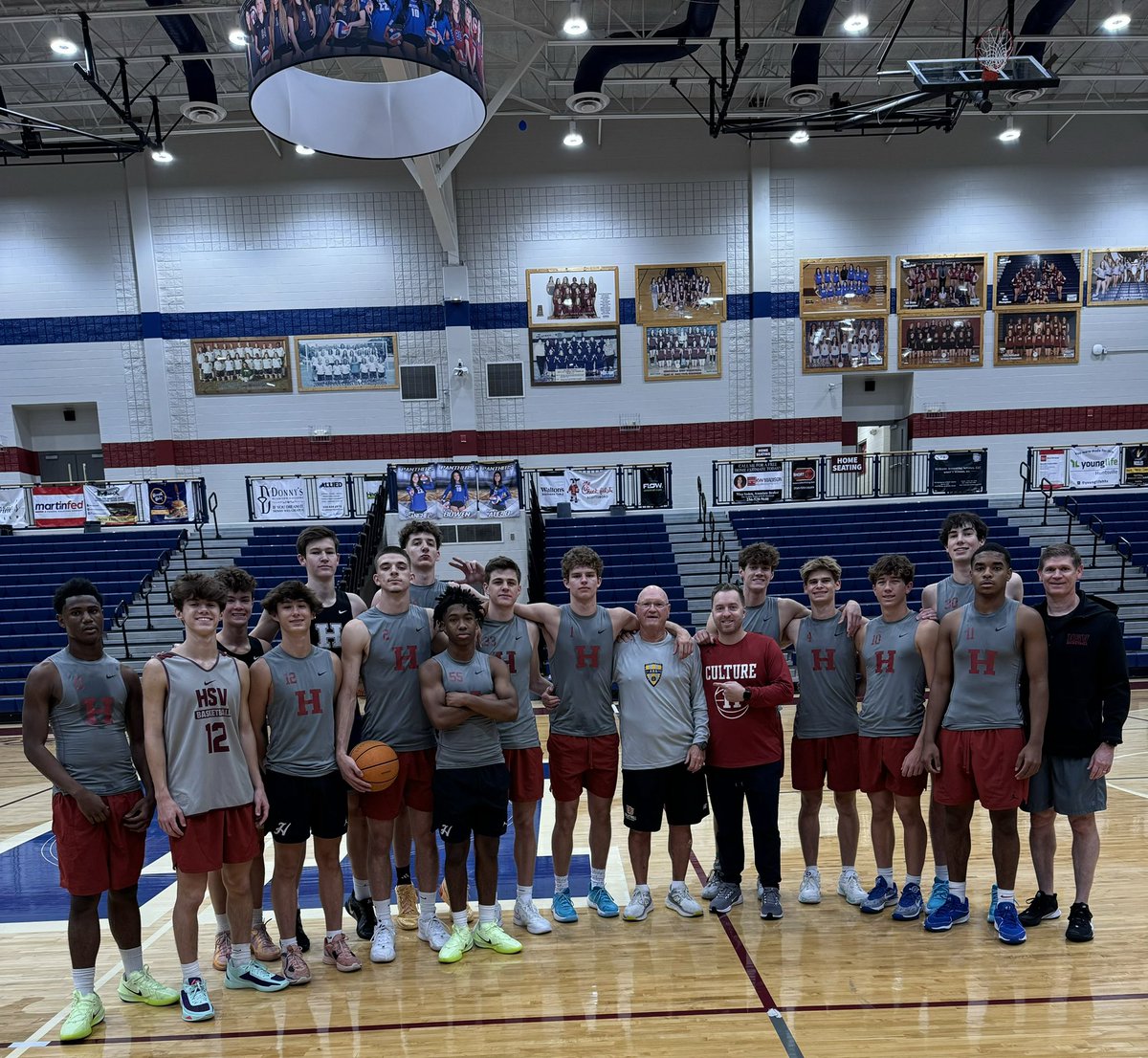 HuntsvilleMBB's tweet image. 👏 THANK YOU to the legend @RonnieStapler &amp;amp; @alabballacad for leading our Monday AM skill sessions this fall. 

👉 10 weeks at 6:30am. These dudes are UNCOMMON. 

#SznLoading