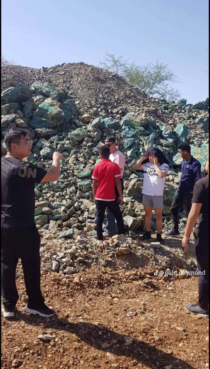 What a dramatic tragedy is this?  our brothers are in continuous illegal migration, but the Chinese are doing thier business on the homeland of our brothers who are migrated to middle-east and others😭