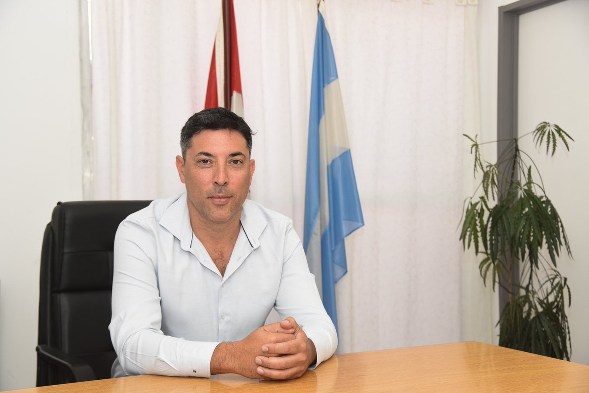 👉 "Ponen a la comunidad de Kentucky e incluyen a Messi para instalar un tema políticamente. Quieren instalar un tema de forma ridícula" explica Martín Papini, secretario de gobierno de Funes.