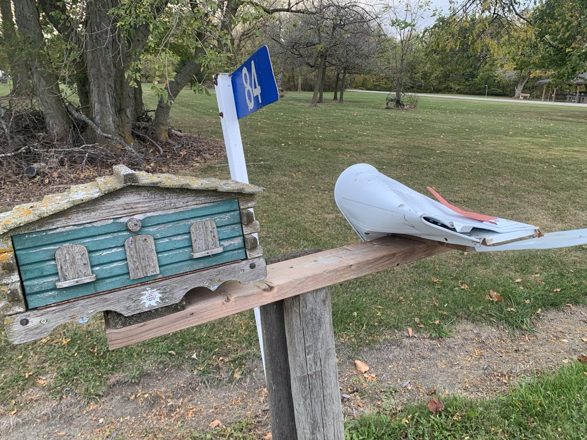 wolf_moritz's tweet image. Ooops!  Little collateral damage when moving fro field to nearby field with 40 ft head🤷🏼‍♂️ #nortendfarms#peleeisland#canadassouthernmost