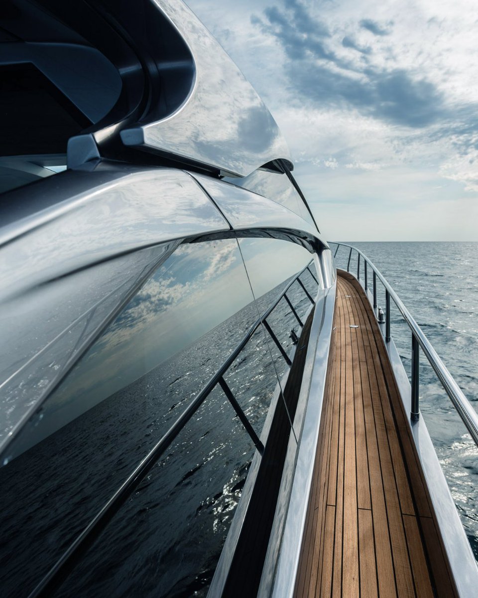 pershingyacht's tweet photo. When every single design detail is a seamless mix of amenity and sharp good looks.
Pershing 6X. Defiant by nature.
#TheDominantSpecies
#DefiantByNature
#RevolutionaryLuxury
#FerrettiGroup #KeepBuildingDreams #ProudToBeItalian ๐ฎ๐น #MadeInItaly
https://t.co/e50tAMwKs2 https://t.co/xZucgu1UIF
