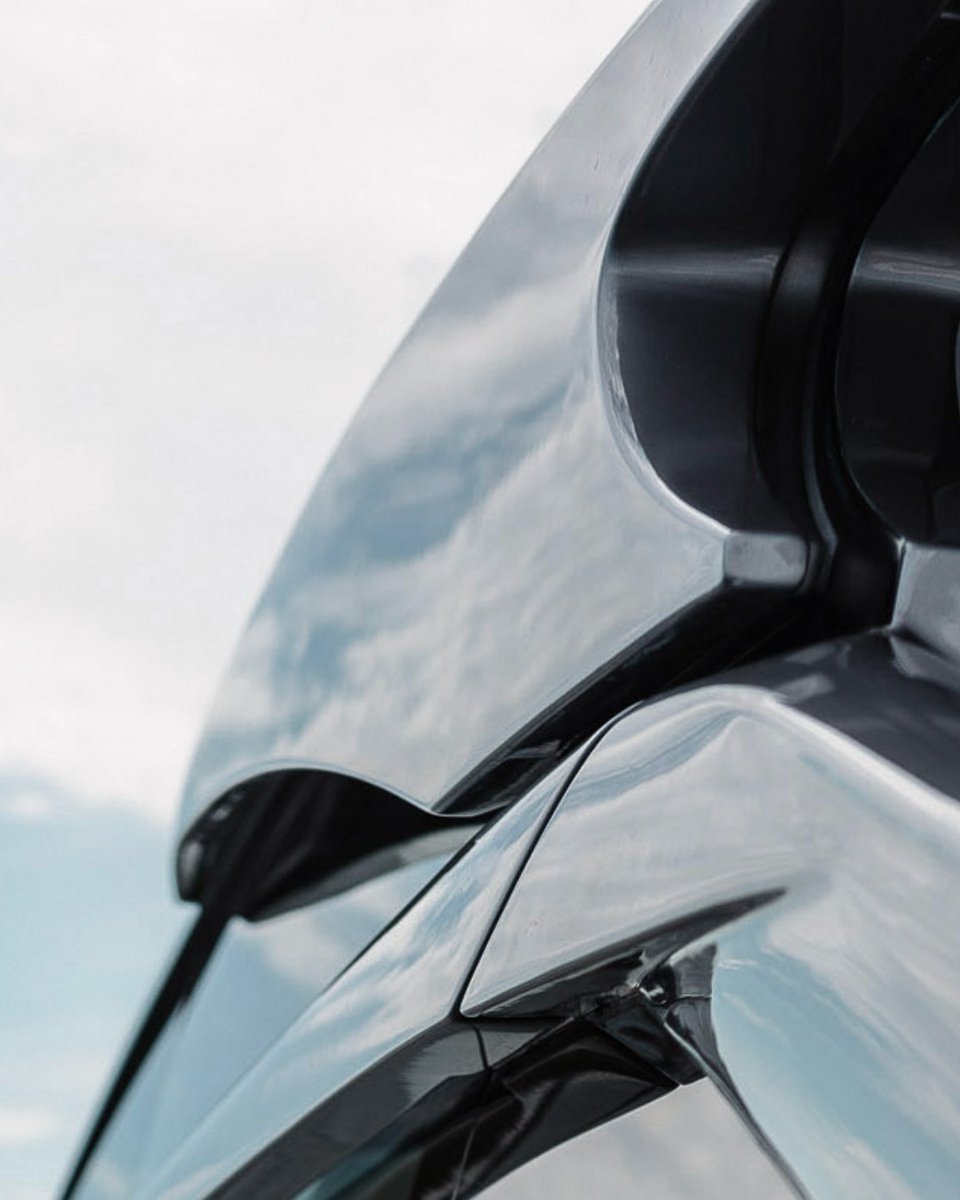 pershingyacht's tweet photo. When every single design detail is a seamless mix of amenity and sharp good looks.
Pershing 6X. Defiant by nature.
#TheDominantSpecies
#DefiantByNature
#RevolutionaryLuxury
#FerrettiGroup #KeepBuildingDreams #ProudToBeItalian ๐ฎ๐น #MadeInItaly
https://t.co/e50tAMwKs2 https://t.co/xZucgu1UIF