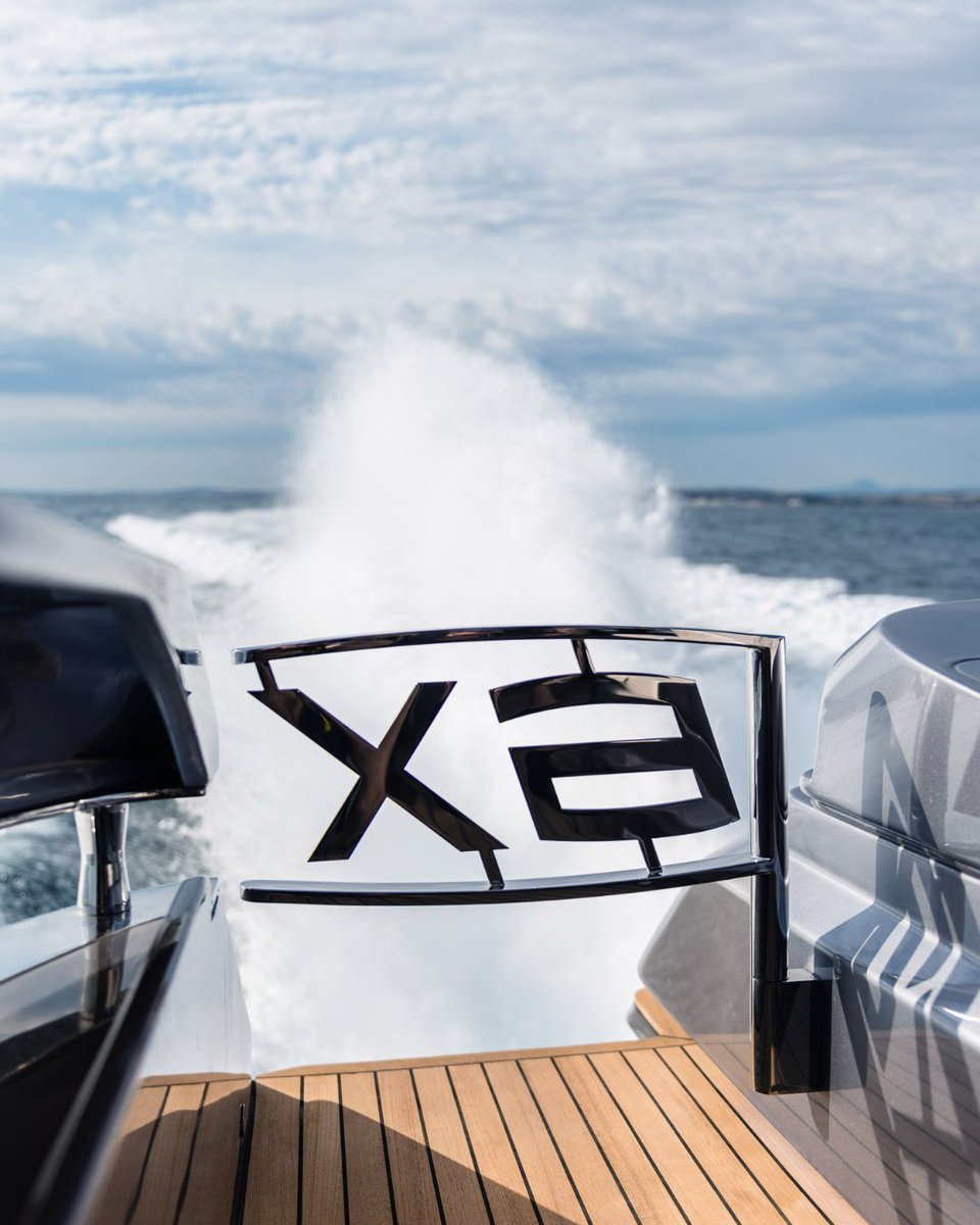 pershingyacht's tweet photo. When every single design detail is a seamless mix of amenity and sharp good looks.
Pershing 6X. Defiant by nature.
#TheDominantSpecies
#DefiantByNature
#RevolutionaryLuxury
#FerrettiGroup #KeepBuildingDreams #ProudToBeItalian ๐ฎ๐น #MadeInItaly
https://t.co/e50tAMwKs2 https://t.co/xZucgu1UIF