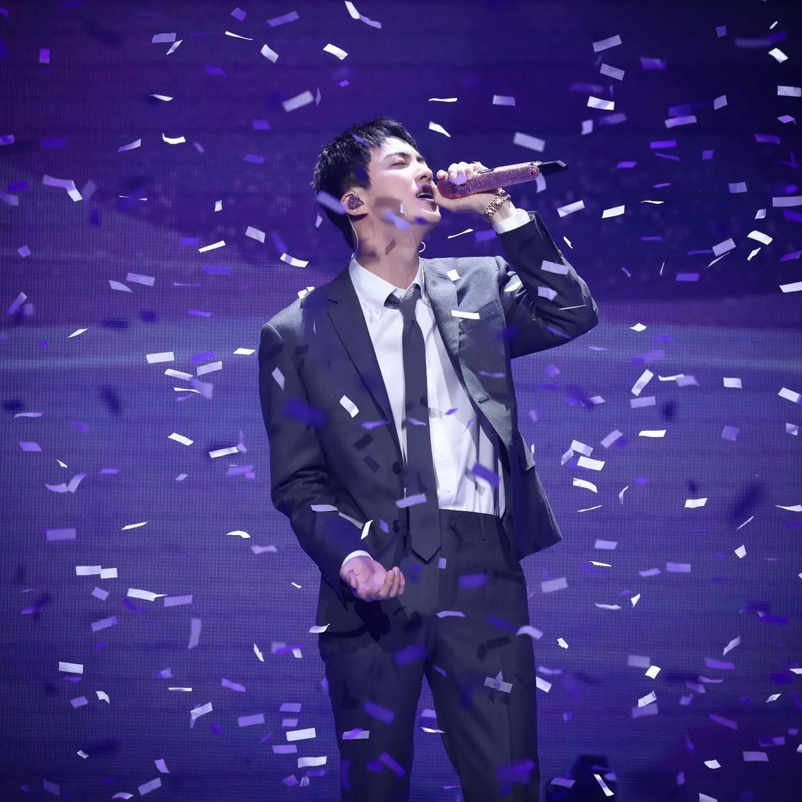 BTSJIN1204tag's tweet image. 🐹💕

＼　きむ！そく！じん！　／

🐟94(93) 🦙 kyushu 🪐

♡or ↻で気になった方
お迎えに伺います🙌🏻🌟

ﾘﾄﾘﾝﾄﾘﾝｯ🪄✨lit.link/gyaoBTSjin

#ARMYと繋がりたい #大人ARMYと繋がりたい #大人ARMYさんと繋がりたい #大人ARMYさんと仲良くなりたい #BTS好きな人と繋がりたい