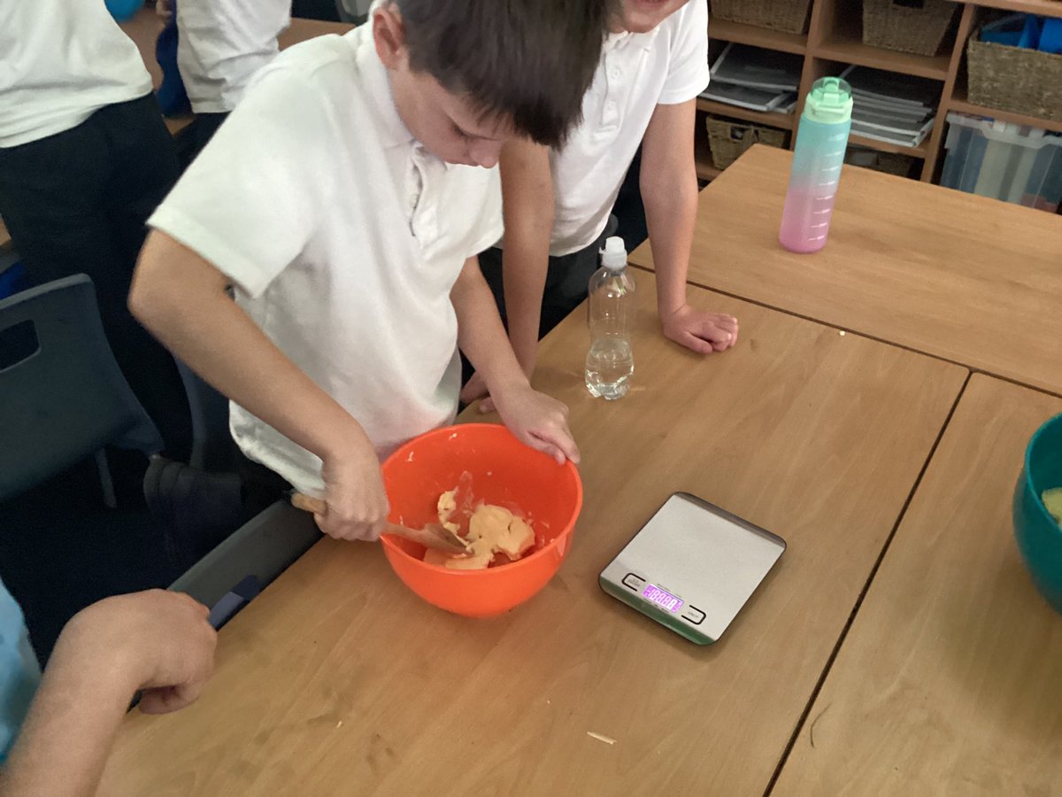 WyndhamYear5's tweet photo. On Friday, #year5 created their own cookies in #DT to fit a design brief after weeks of #research, #designing and #evaluating what would suit our user best! @satrust_ https://t.co/1SYpHA9rt2