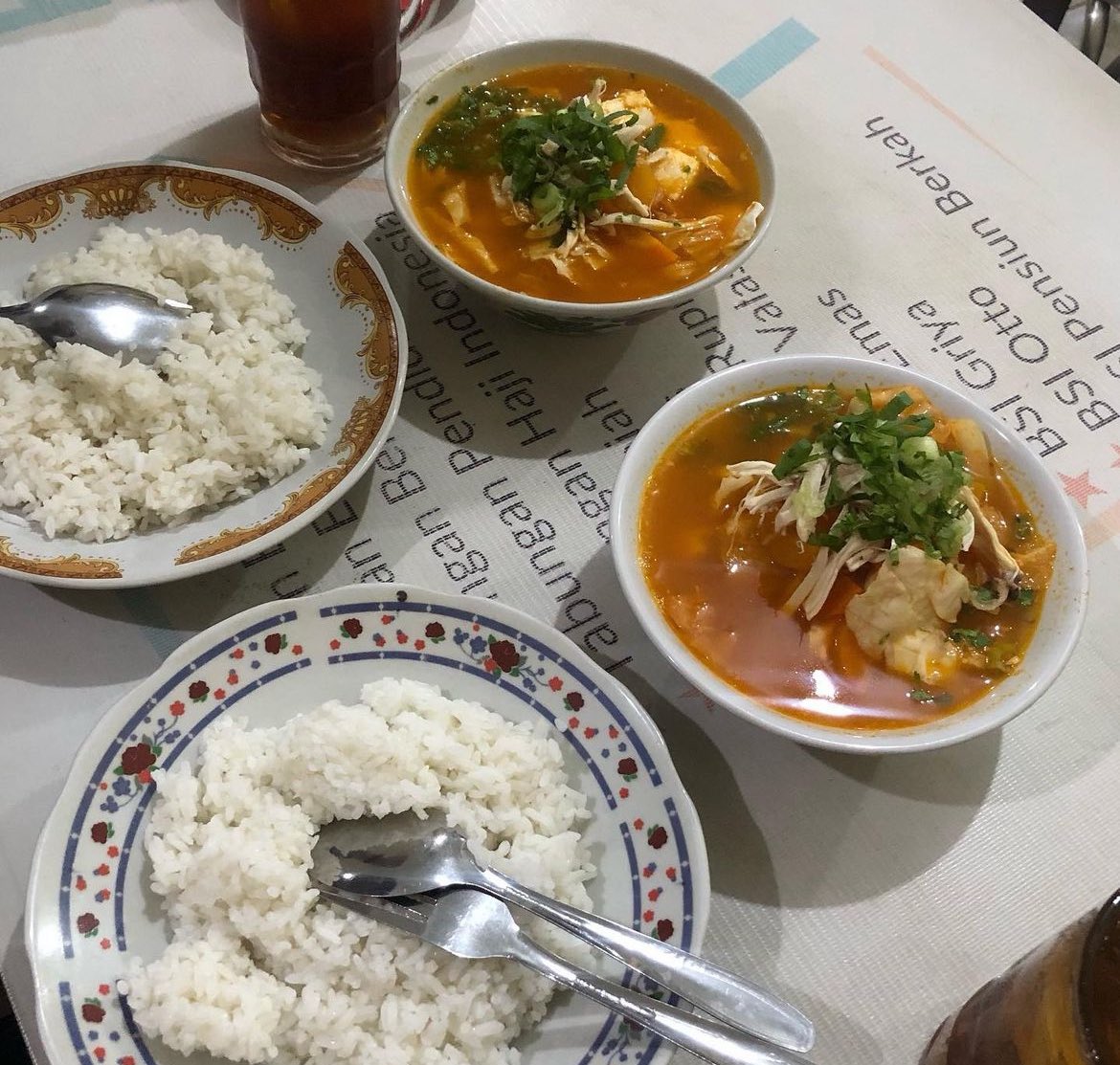 aspriliatari_'s tweet photo. sendiii mau enggaak? (31)
Ini lho Send sop merah, yang kata Maxwell warna ijo. Di Jogja ada lhoo kalo main ke Jogja aku traktir deh 😋 #sandyourheart https://t.co/xqPbYwixzm