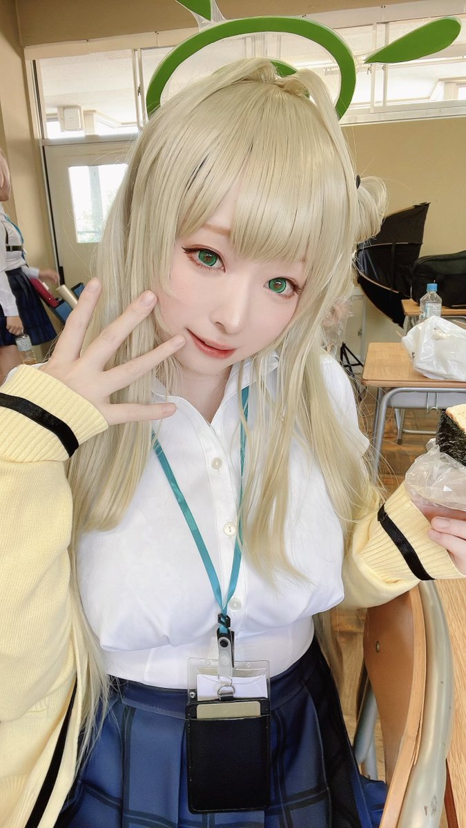 十六夜ノノミ「十六夜ノノミですアビドスのみんなと学校で撮影してきました!  #BlueArch」|スイ∞のイラスト
