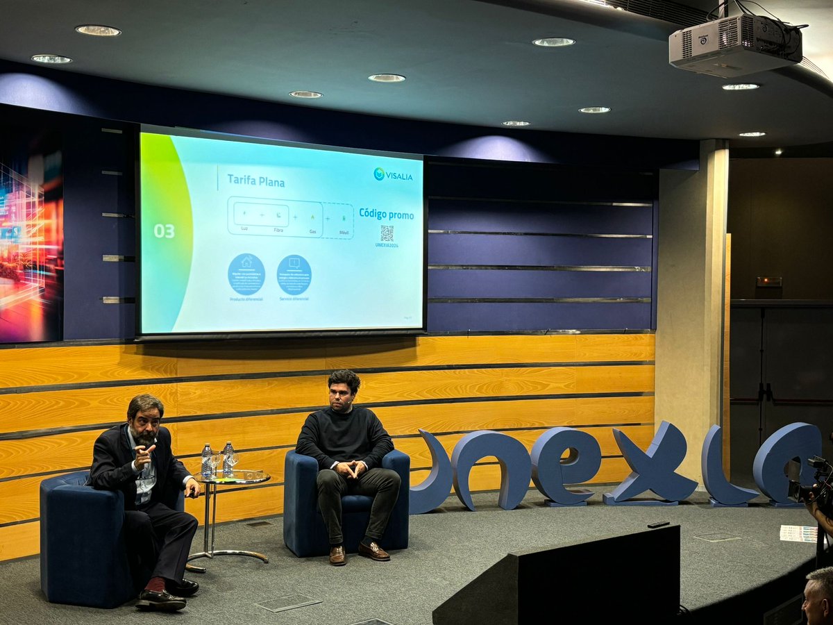 visalia_es's tweet image. 🌟 Nuestros expertos Jaime de la Serna (Digital Sales Manager) y Carlos Collado (Director de Canales Residencial) representaron a #Visalia en el evento de la Asociación de #UNEXIAAndalucía. 

Con orgullo presentamos nuestra propuesta de valor: facilitar la gestión de suministros…