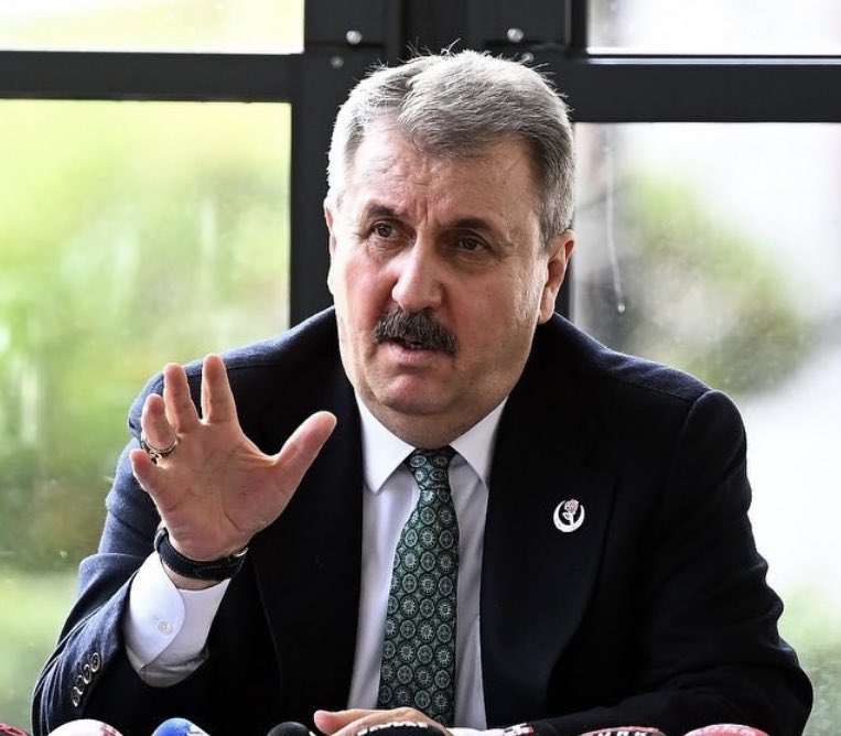 aykiri's tweet photo. Mustafa Destici: 

“Limitini 99 bin TL’ye düşürenlerin kredi kartları iptal edilsin.” https://t.co/zRFl7ABKsP