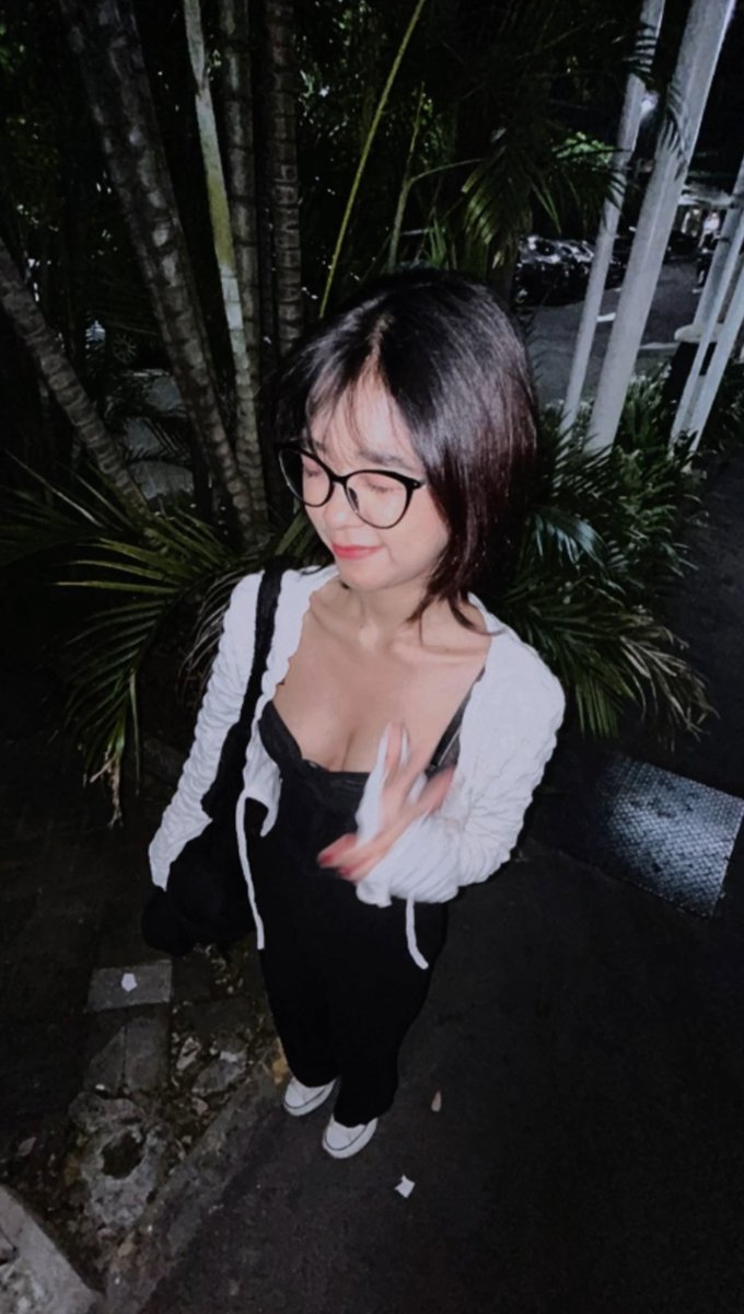 kepitinqrebus's tweet photo. photo by pacarku https://t.co/9bPuA255LG