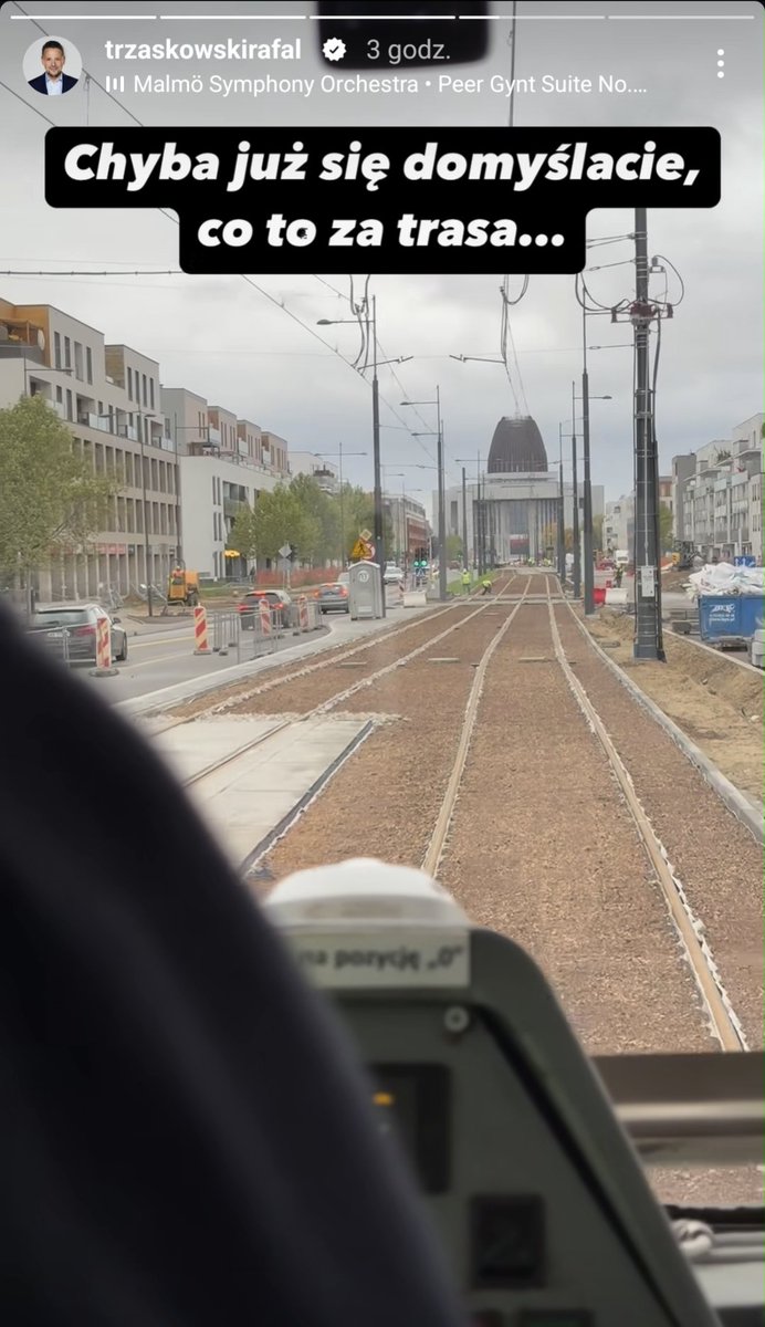 Właśnie nie do końca...

Czy to tramwaj na Gocław obiecany na rok 2022? A może końcówka prac nad jedną z dwóch linii na Białołęce, które miały powstać do 2025 roku?

Bo chyba nie tramwaj na Wilanów, który miał już jeździć od dwóch lat i łączyć się z Ochotą? 🤔