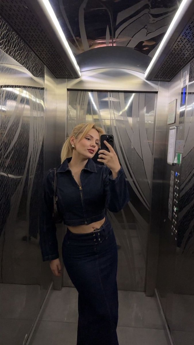 aysunajafi's tweet photo. Senin bu asillik bu guzellik..!🧿
#AybükeÇangal :/ @aybukeim https://t.co/UK0sANgp7f