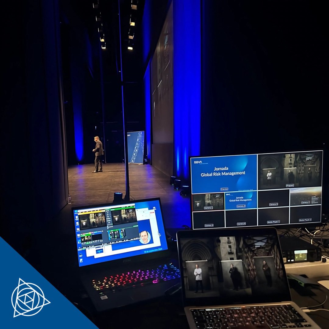 InnomediaEvento's tweet photo. ¡Éxito total en el último evento de BBVA! 🎉 Pantallas LED, sonido impecable, proyecciones y una iluminación que marcó la diferencia. ¡Gracias a BBVA por confiar en nosotros para crear una experiencia inolvidable! 🚀 #BBVA #Eventos #ProducciónAudiovisual #Innomedia https://t.co/qnBN5bwmIU