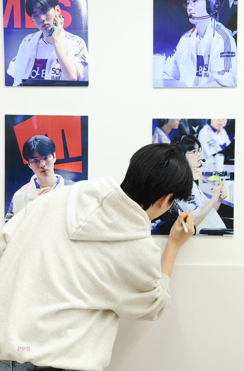 Chính chủ của những bức ảnh đã tới 🥰