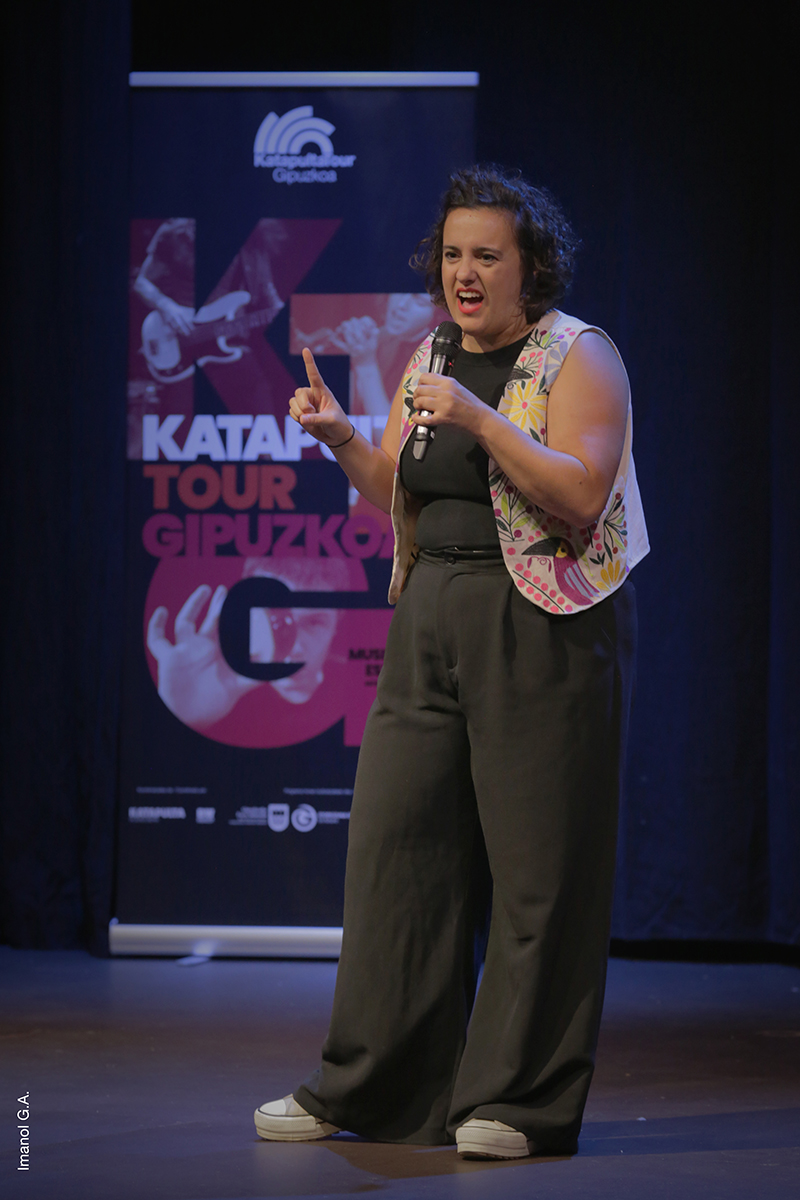 KatapultaBW's tweet photo. 02 📸 #LAUZPABOST STAND UP
#JulenPortillo #IkerPlazaola #MaialenSorzabalberde #MikelIrazusta #EstiCuriel
Urriak 11 octubre
#zarautz #modeloaretoa
.
🚀#KatapultaTourGipuzkoa2024
@gipuzkoakultura
@kutxafundazioa
@katapultabw
@KulturaZarautz https://t.co/8EjlXRHKL0