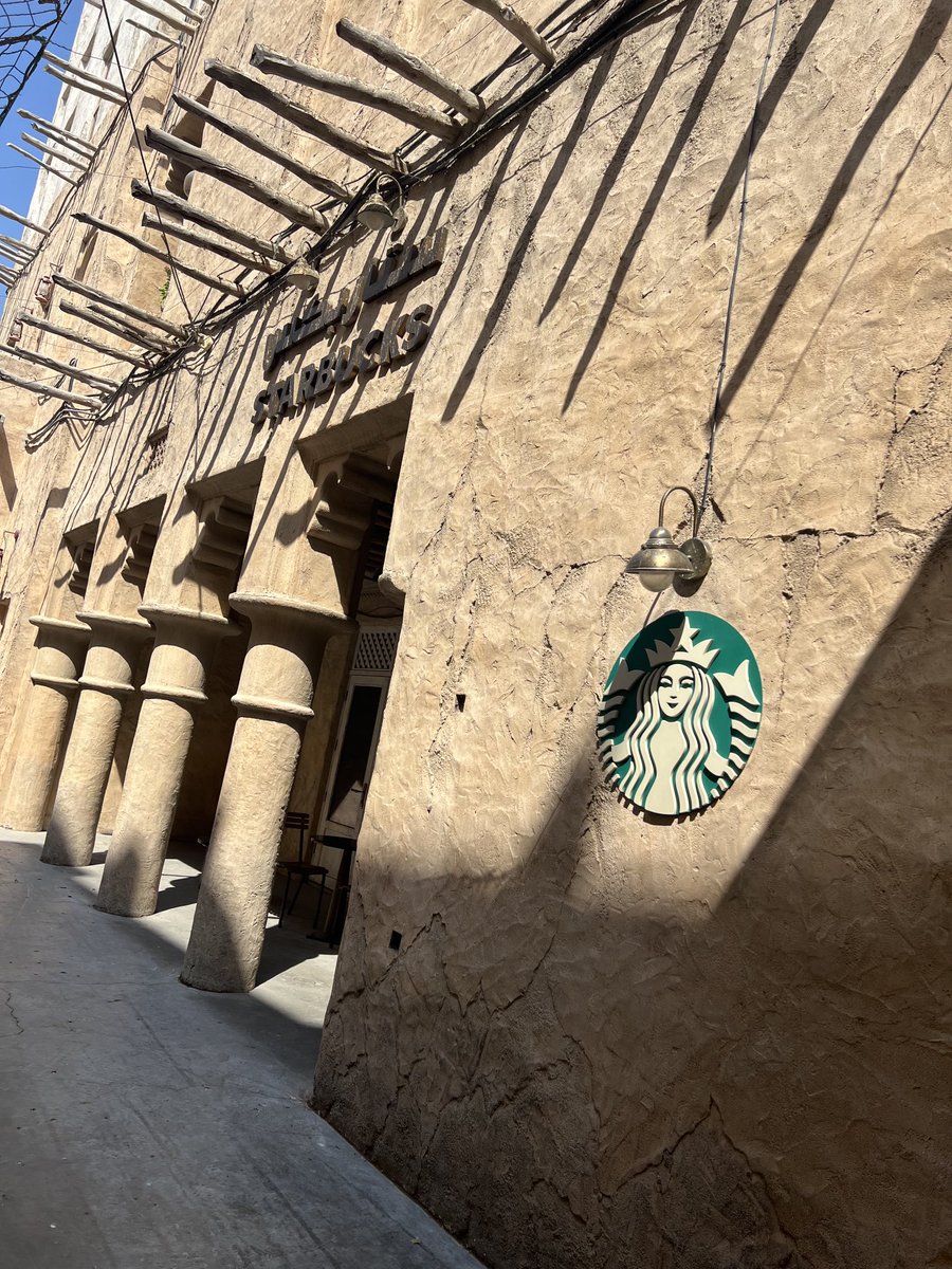 FullTimeJerica's tweet photo. Bilo kuda, Starbucks svuda.
#abudhabi https://t.co/f0VV5nknZD