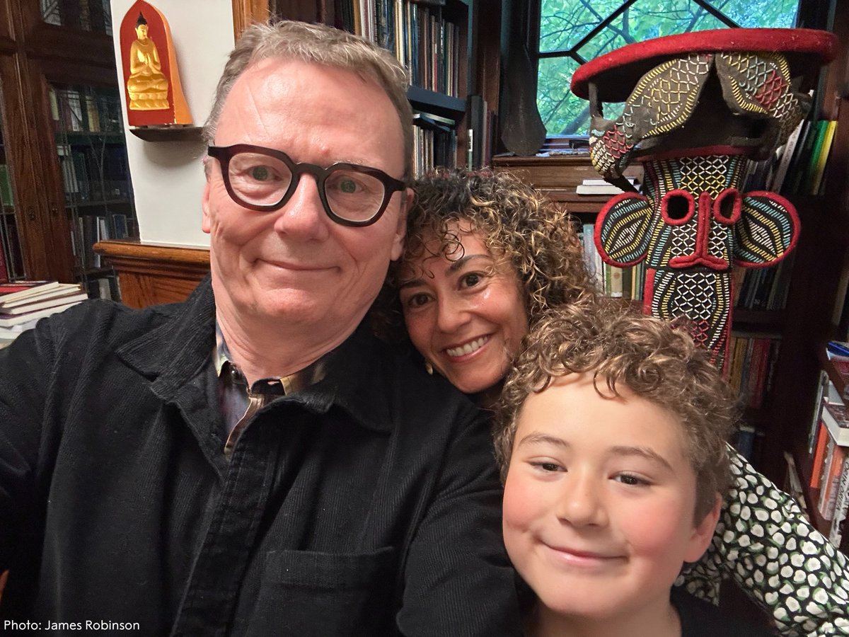 One happy family! 🎉

New economic sciences laureate James Robinson celebrates the news of his prize with his family, wife Maria Angélica Bautista and son Adrian.

Listen to our interview with him, coming soon.

#NobelPrize
