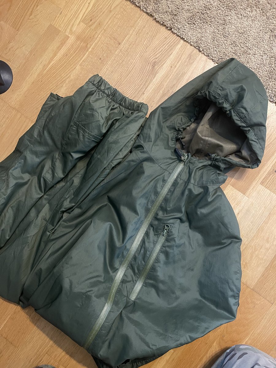 Sneaky Media Group tweet media