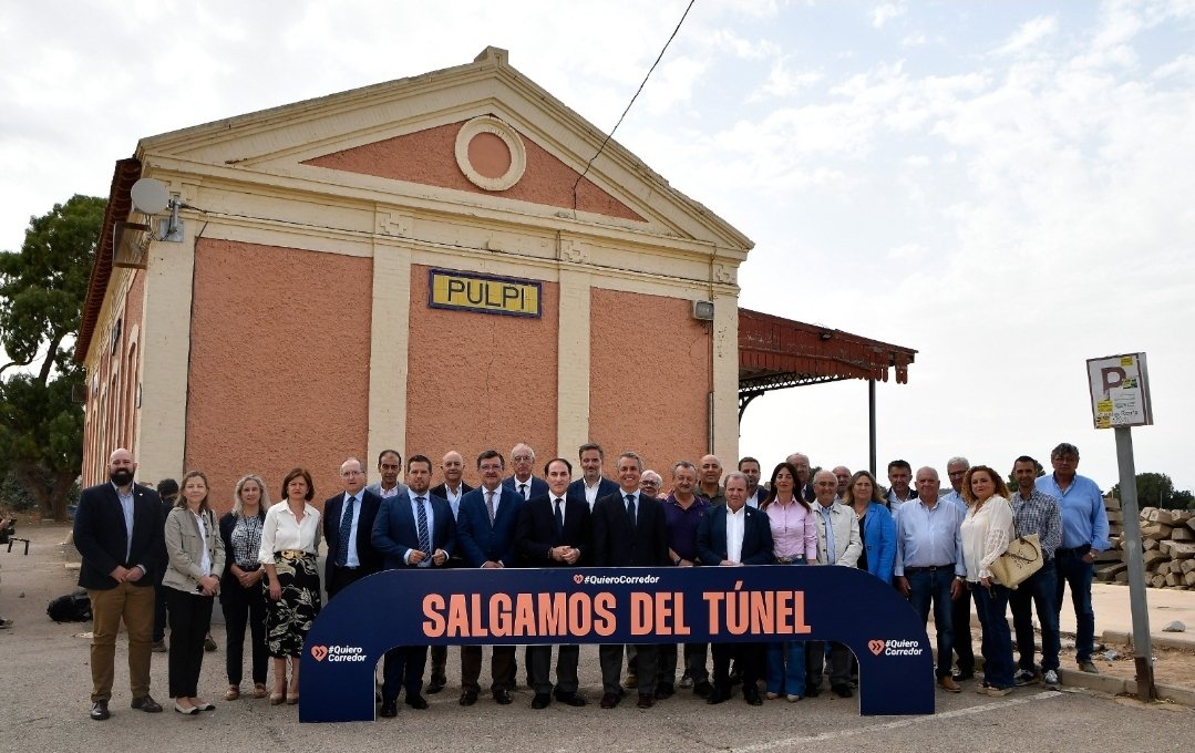 CEA (@ceaes_) on Twitter photo Hoy #CeaContigo alza su voz junto a #QuieroCorredor <a href="/Corredor_Med/">Corredor Mediterráneo #QuieroCorredor</a>
🎙"Europa nace en Algeciras y necesitamos que haya un impulso también para nuestras obras" 👉 El presidente de la Confederación de Empresarios de Andalucía, Javier González de Lara, ha reclamado la finalización de Hoy #CeaContigo alza su voz junto a #QuieroCorredor <a href="/Corredor_Med/">Corredor Mediterráneo #QuieroCorredor</a>
🎙"Europa nace en Algeciras y necesitamos que haya un impulso también para nuestras obras" 👉 El presidente de la Confederación de Empresarios de Andalucía, Javier González de Lara, ha reclamado la finalización de