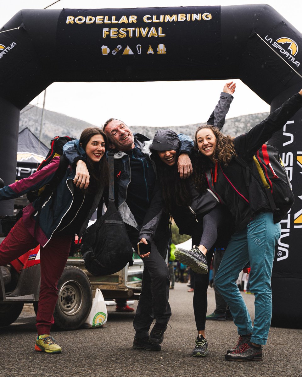 ETroguet's tweet photo. 💛🖤 RODELLAR CLIMBING FESTIVAL 💛🖤. 

The time of the year to get together with La Sportiva @LaSportivaSpain family 🫶🏼. 

Not much needs to be said. The photos speak for themselves 🤪🙃. 

📸 Cordada Outdoor @Paupujolb
📸 Mateo Saez

⬇️ Post 1/4 ⬇️

#Rodellar
#LaSportiva https://t.co/c1wcXHXWRP