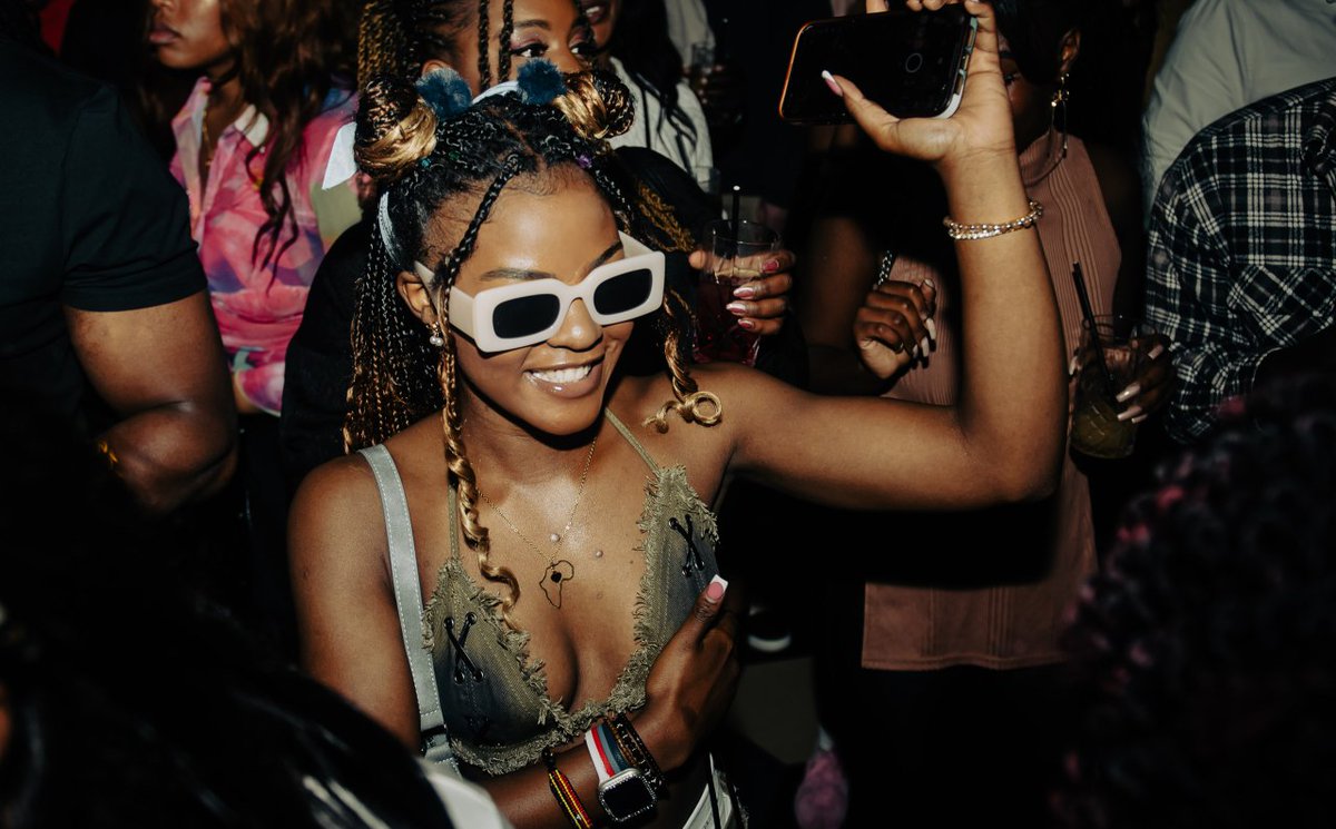 Special thanks to everyone who came out last night in 🇬🇧 to see <a href="/itsJoshuaBaraka/">B’RAKA</a> 🚀!! See you at the next one 🔥 #SseseNation